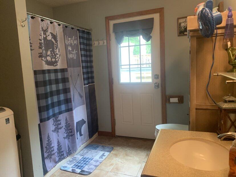 3165 Middle Road Sidney, ME 04330 - Photo 17 of 26 Bathroom 1st floor