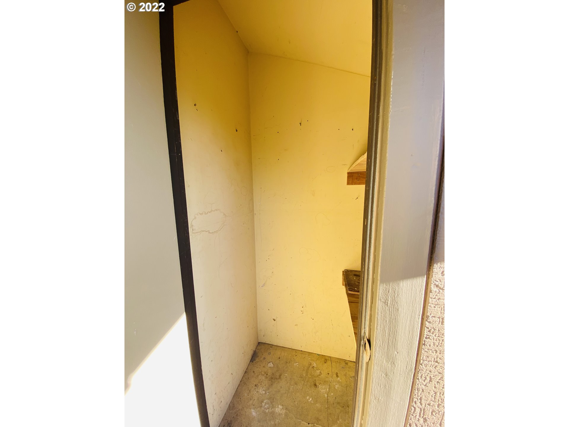 7524 Southwest Barnes Road, Unit C Portland, OR 97225 - Photo 6 of 17 Gallery Image 6