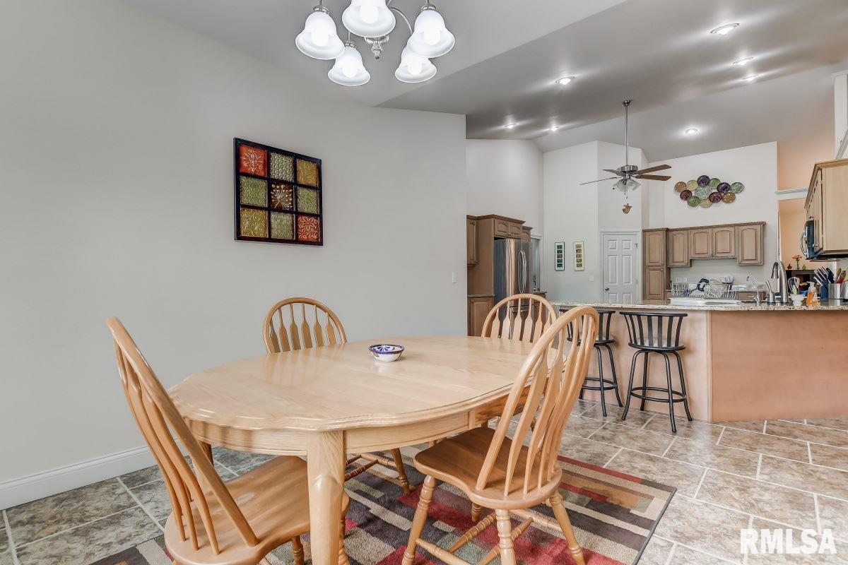 2553 Winfield Drive Springfield, IL 62704 - Photo 11 of 33 Gallery Image 11