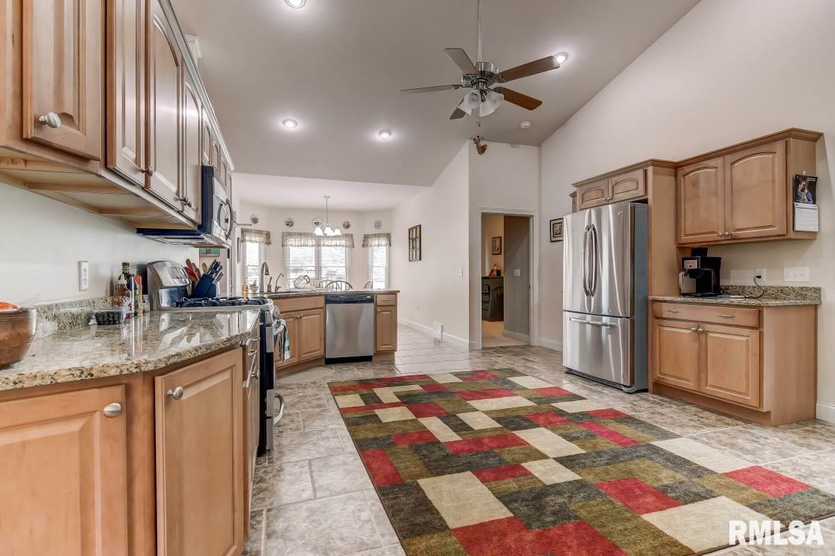 2553 Winfield Drive Springfield, IL 62704 - Photo 13 of 33 Gallery Image 13