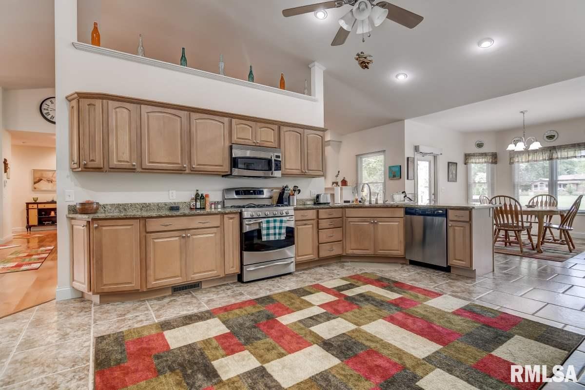2553 Winfield Drive Springfield, IL 62704 - Photo 15 of 33 Gallery Image 15