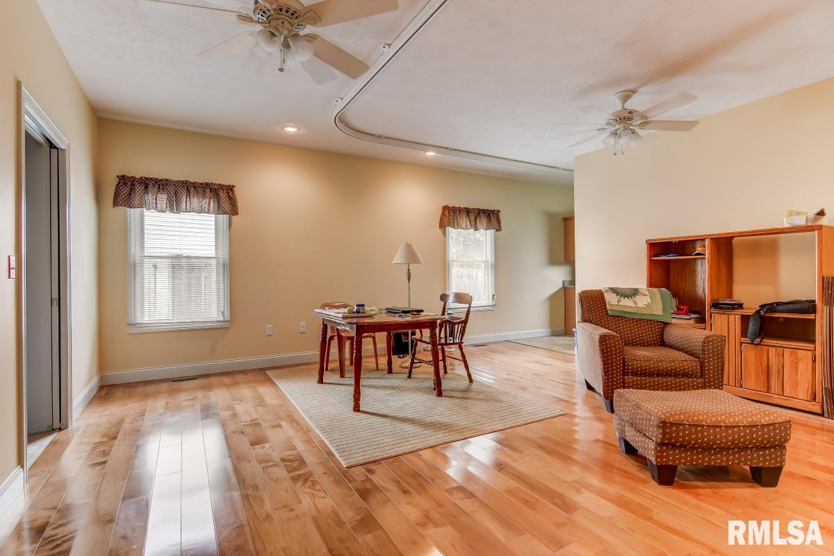 2553 Winfield Drive Springfield, IL 62704 - Photo 16 of 33 Gallery Image 16