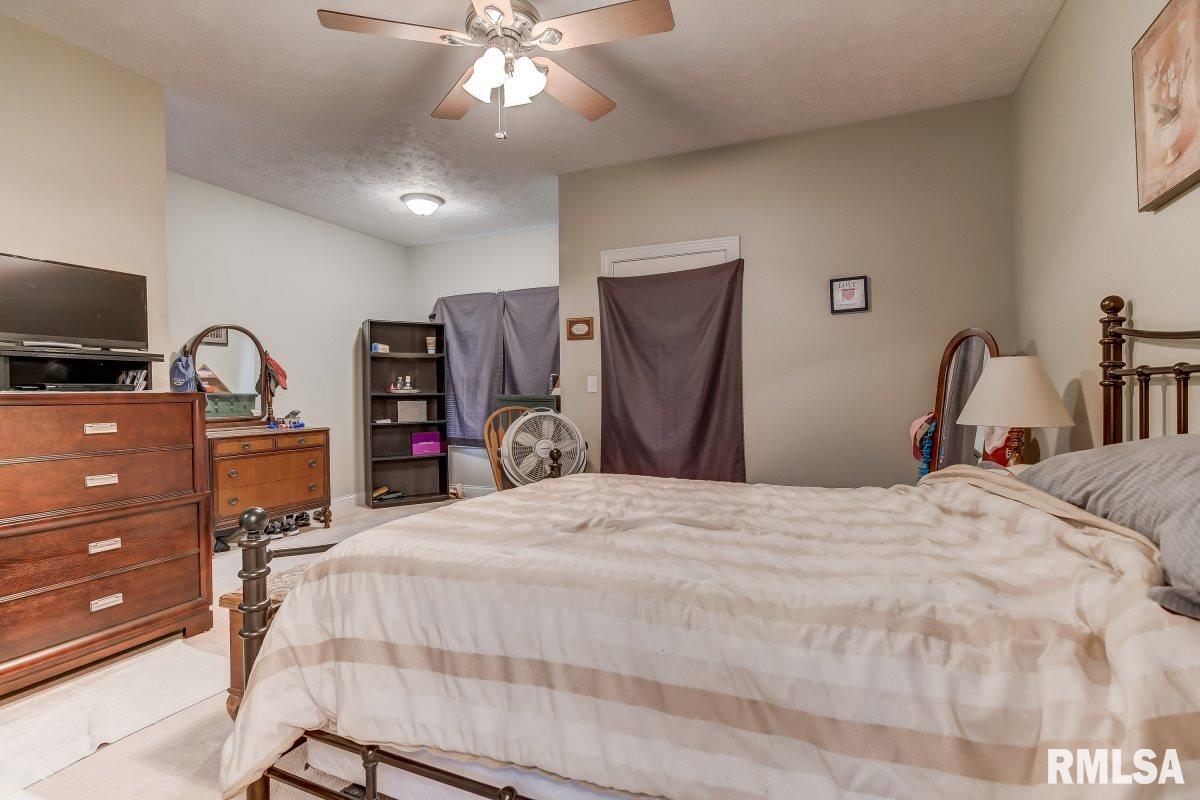 2553 Winfield Drive Springfield, IL 62704 - Photo 20 of 33 Gallery Image 20