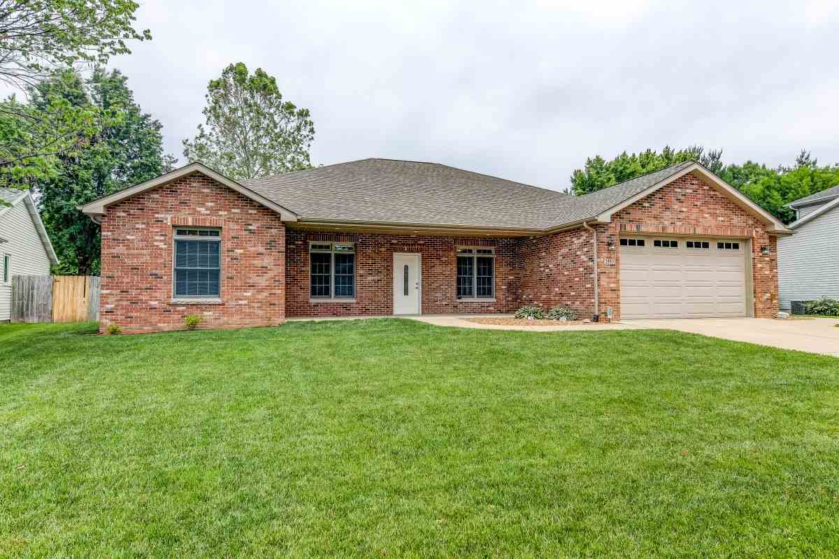2553 Winfield Drive Springfield, IL 62704 - Photo 33 of 33 Gallery Image 33