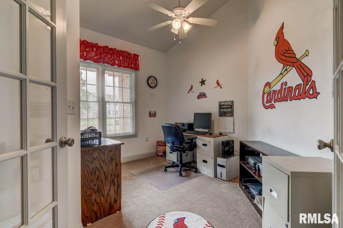 2553 Winfield Drive Springfield, IL 62704 - Photo 5 of 33 Gallery Image 5