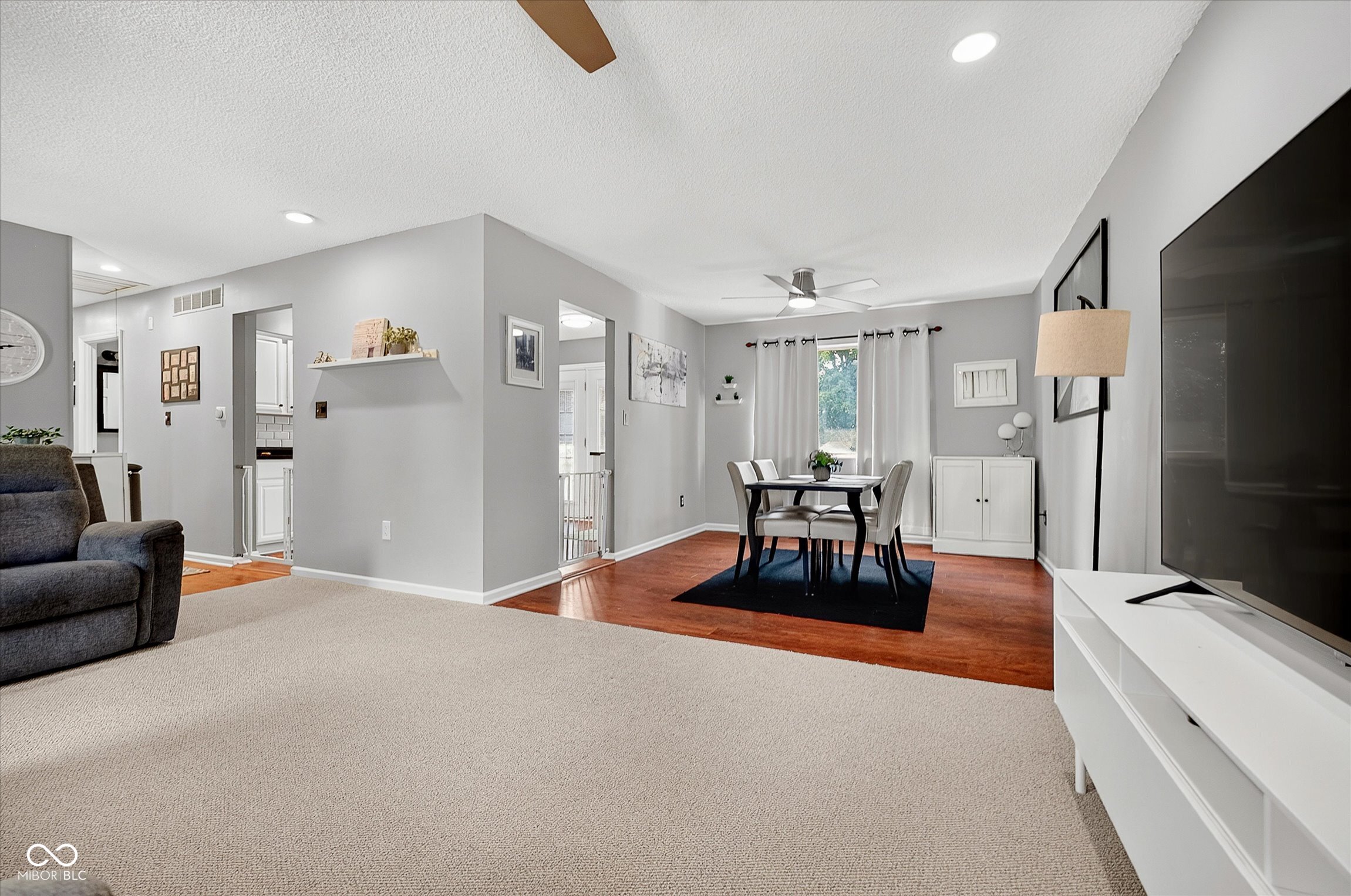 8205 Castleton Boulevard Indianapolis, IN 46256 - Photo 6 of 40