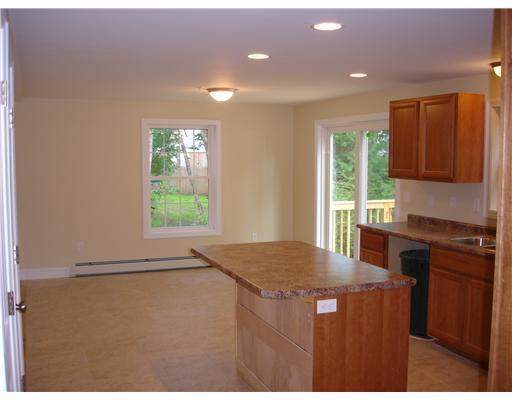 12 Jennifer Way Gorham, ME 04038 - Photo 8 of 19 Kitchen.