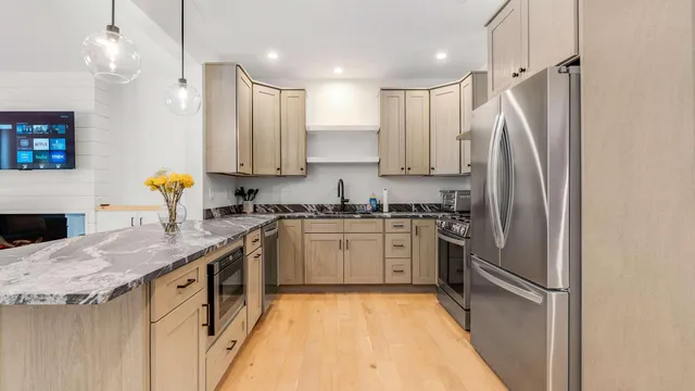 $765,000 | 11 Lodgepole Lane, Unit 11, Newry, ME 04261