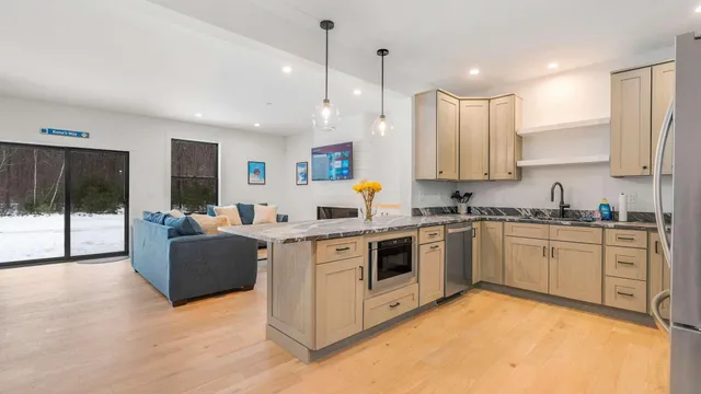 $765,000 | 11 Lodgepole Lane, Unit 11, Newry, ME 04261