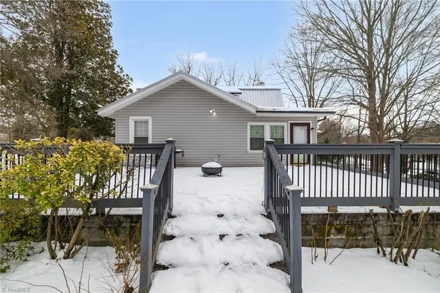 $319,900 | 1102 Courtland Avenue, Reidsville, NC 27320