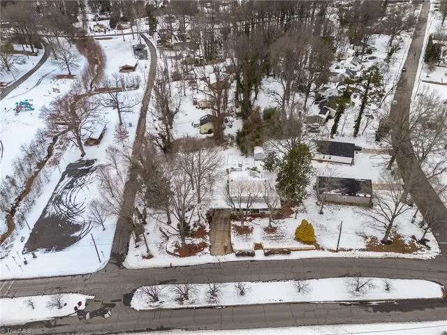 $319,900 | 1102 Courtland Avenue, Reidsville, NC 27320