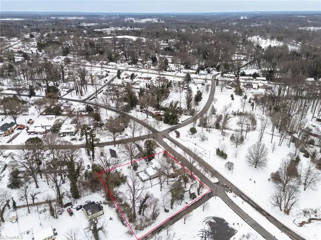 $319,900 | 1102 Courtland Avenue, Reidsville, NC 27320