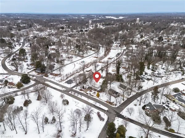 $319,900 | 1102 Courtland Avenue, Reidsville, NC 27320
