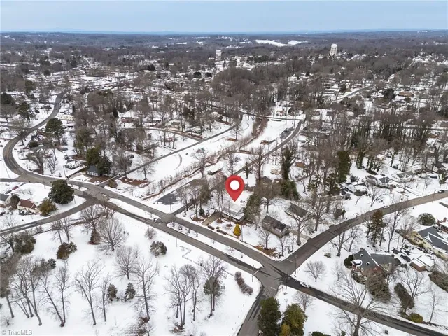 $319,900 | 1102 Courtland Avenue, Reidsville, NC 27320