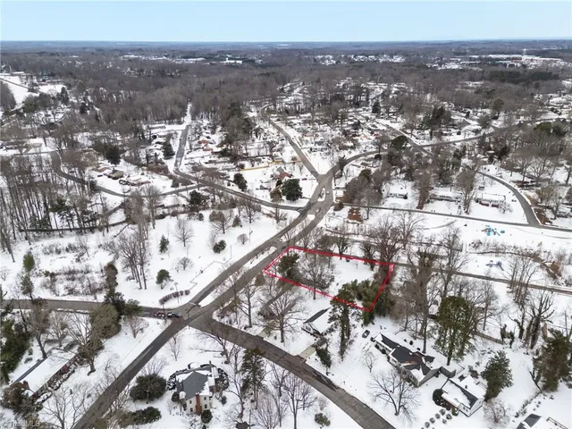 $319,900 | 1102 Courtland Avenue, Reidsville, NC 27320