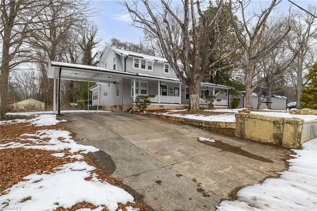 $319,900 | 1102 Courtland Avenue, Reidsville, NC 27320