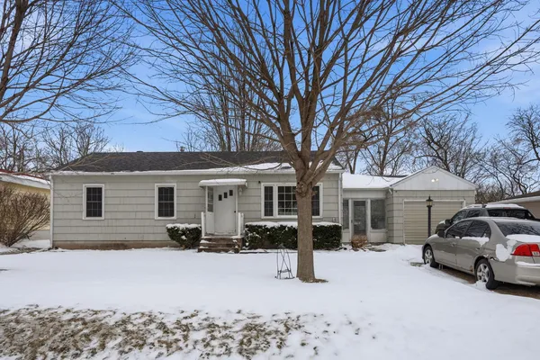 $167,500 | 3820 15th Street, Moline, IL 61265