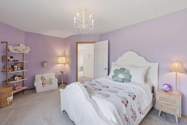 $925,000 | 7 Bayhill Road, Dellwood, MN 55110