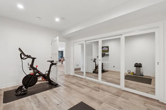 $925,000 | 7 Bayhill Road, Dellwood, MN 55110