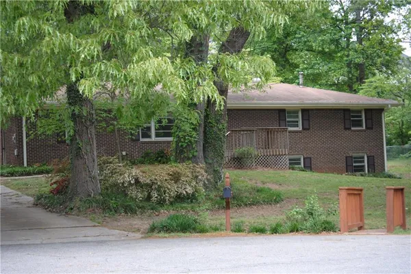 $1,900 | 1432 Spring Valley Lane, Lilburn, GA 30047