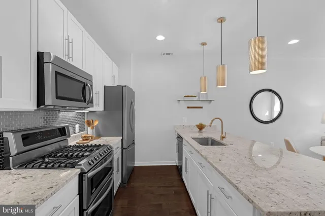 $899,000 | 15 N Street Northwest, Unit 2, Washington, DC 20001