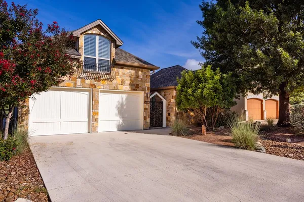 $658,000 | 2885 Rock Barn Drive, Kerrville, TX 78028