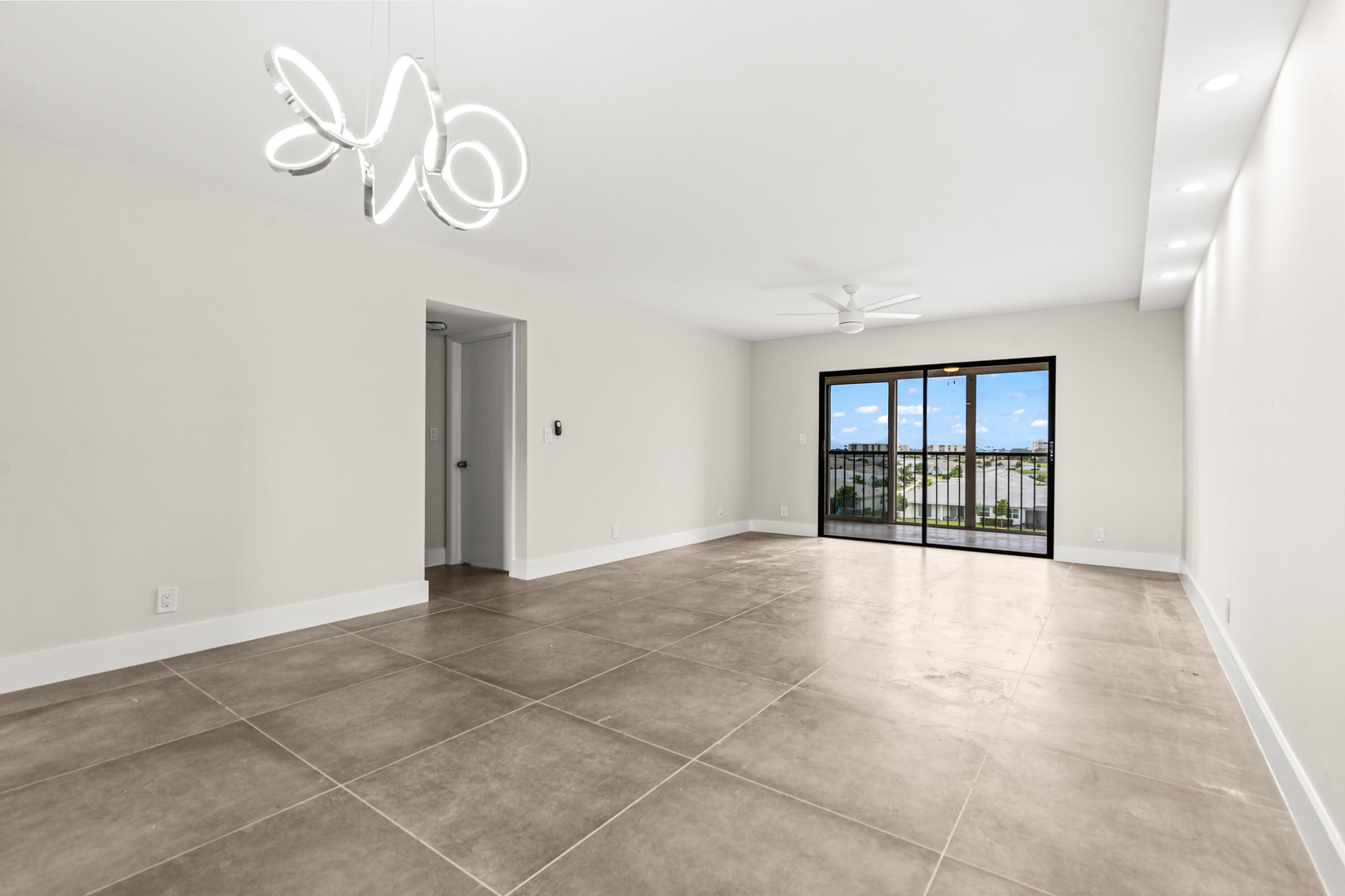 14425 Strathmore Lane, Unit 505 Delray Beach, FL 33446 - Photo 16 of 32 014-14425StrathmoreLane-DelrayBeach-FL-3