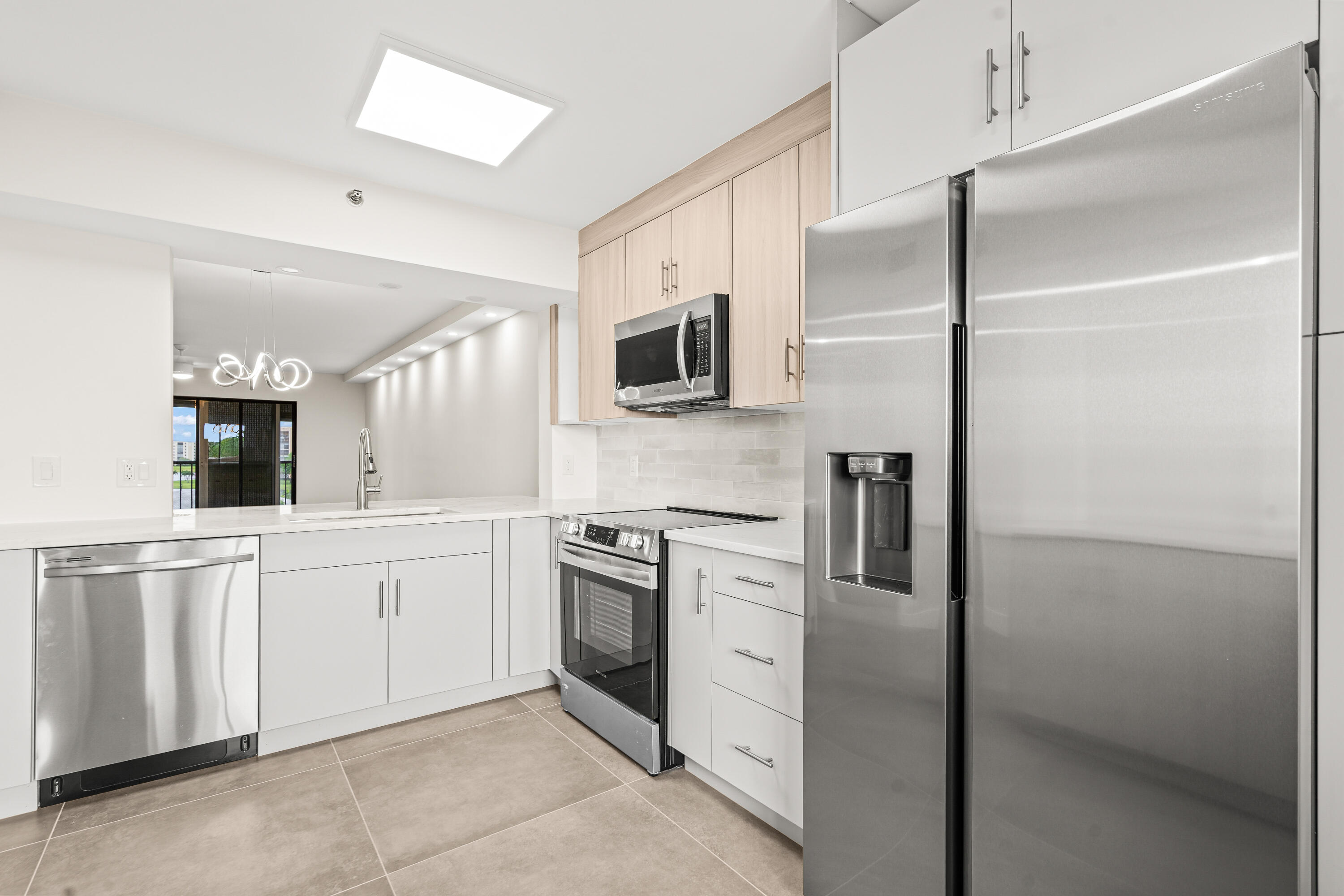 14425 Strathmore Lane, Unit 505 Delray Beach, FL 33446 - Photo 2 of 32 005-14425StrathmoreLane-DelrayBeach-FL-3