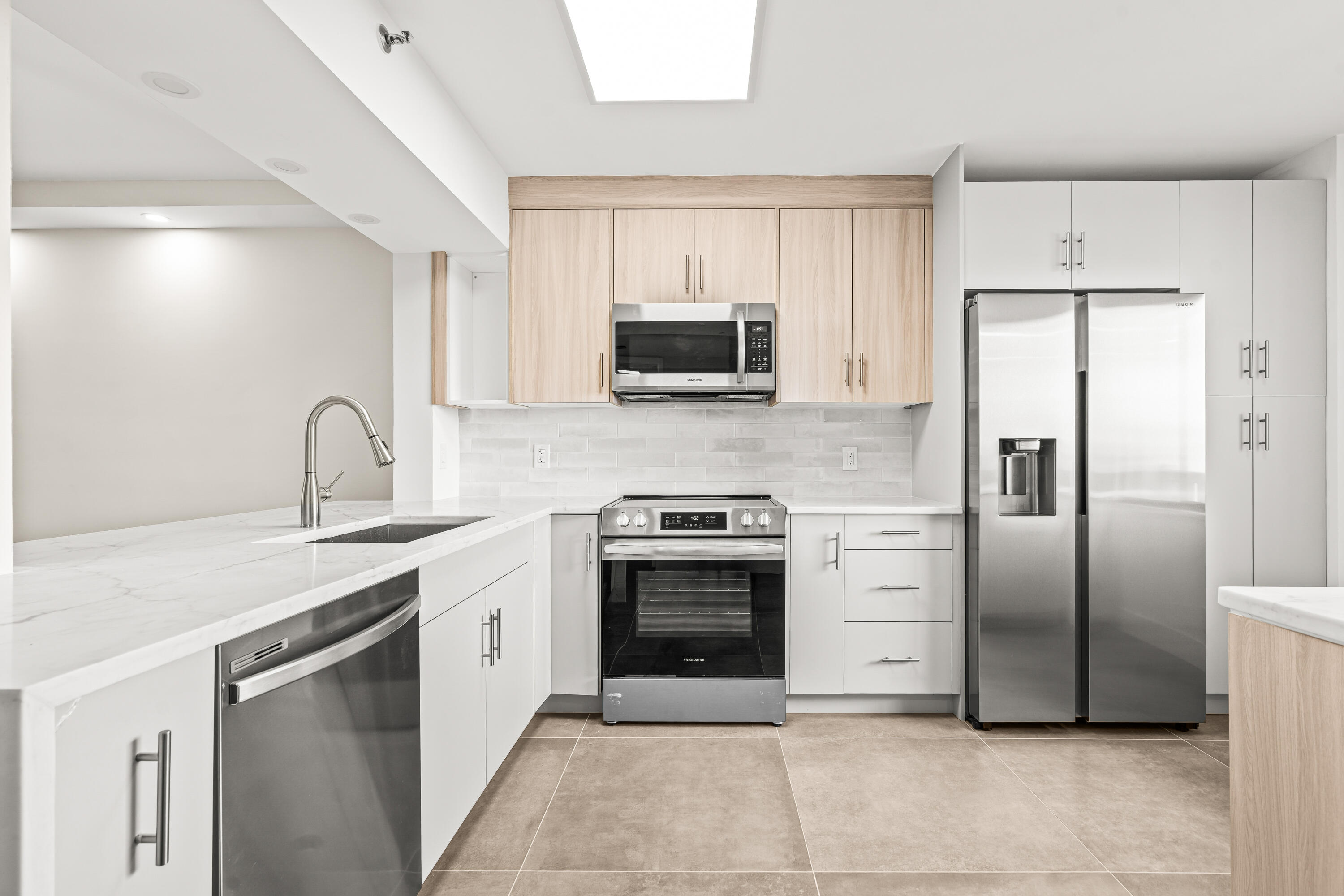 14425 Strathmore Lane, Unit 505 Delray Beach, FL 33446 - Photo 6 of 32 008-14425StrathmoreLane-DelrayBeach-FL-3