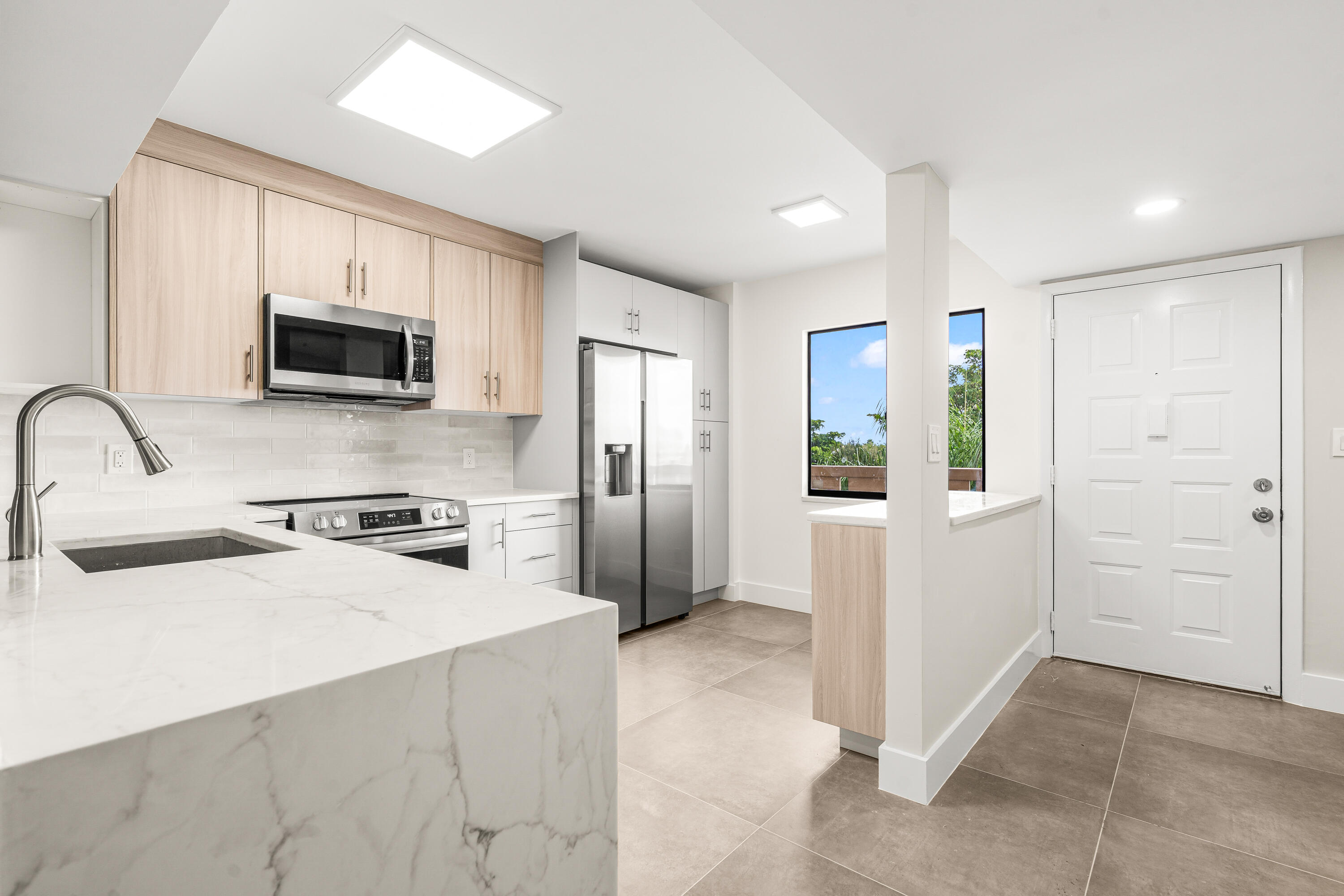 14425 Strathmore Lane, Unit 505 Delray Beach, FL 33446 - Photo 7 of 32 010-14425StrathmoreLane-DelrayBeach-FL-3