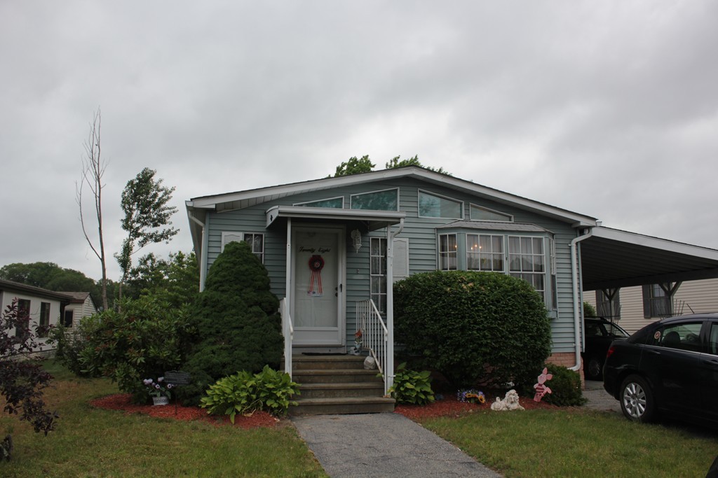 28 Castle Road Attleboro, MA 02703 - Photo 1 of 14 Gallery Image 1