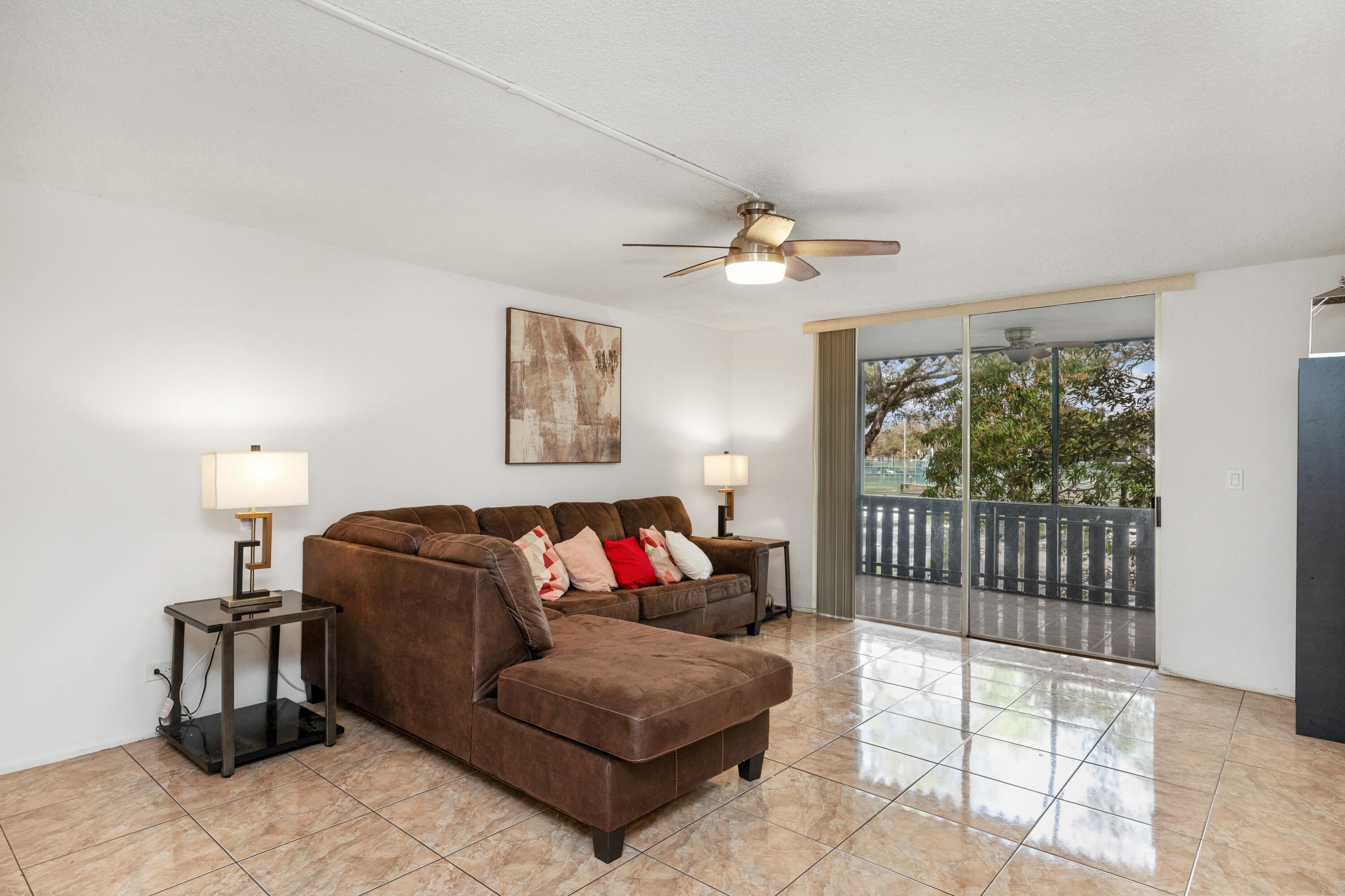 3710 Inverrary Drive, Unit 2G Lauderhill, FL 33319 - Photo 2 of 42 1I6A3302