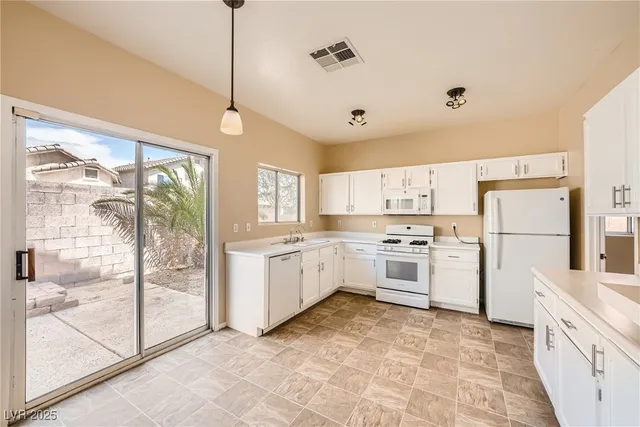 $1,999 | 7928 Seabourn Court, Las Vegas, NV 89129