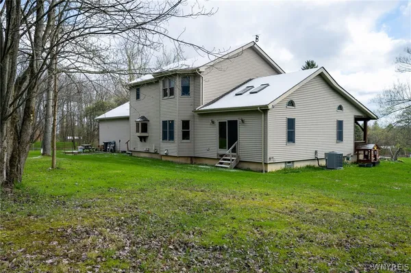 $465,000 | 9496 West Hill Road, Boston, NY 14025