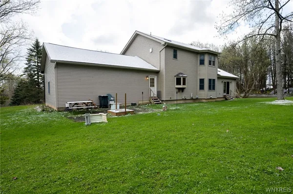 $465,000 | 9496 West Hill Road, Boston, NY 14025