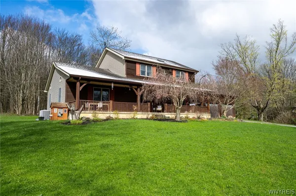 $465,000 | 9496 West Hill Road, Boston, NY 14025