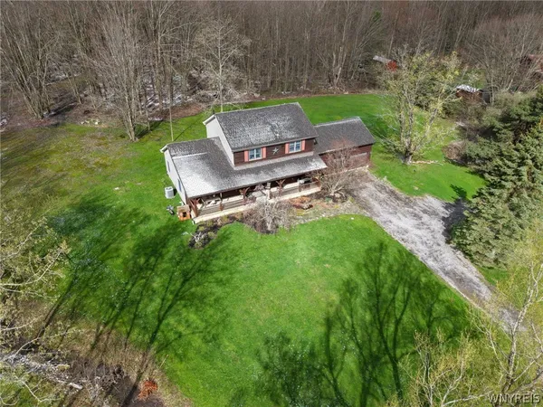 $465,000 | 9496 West Hill Road, Boston, NY 14025