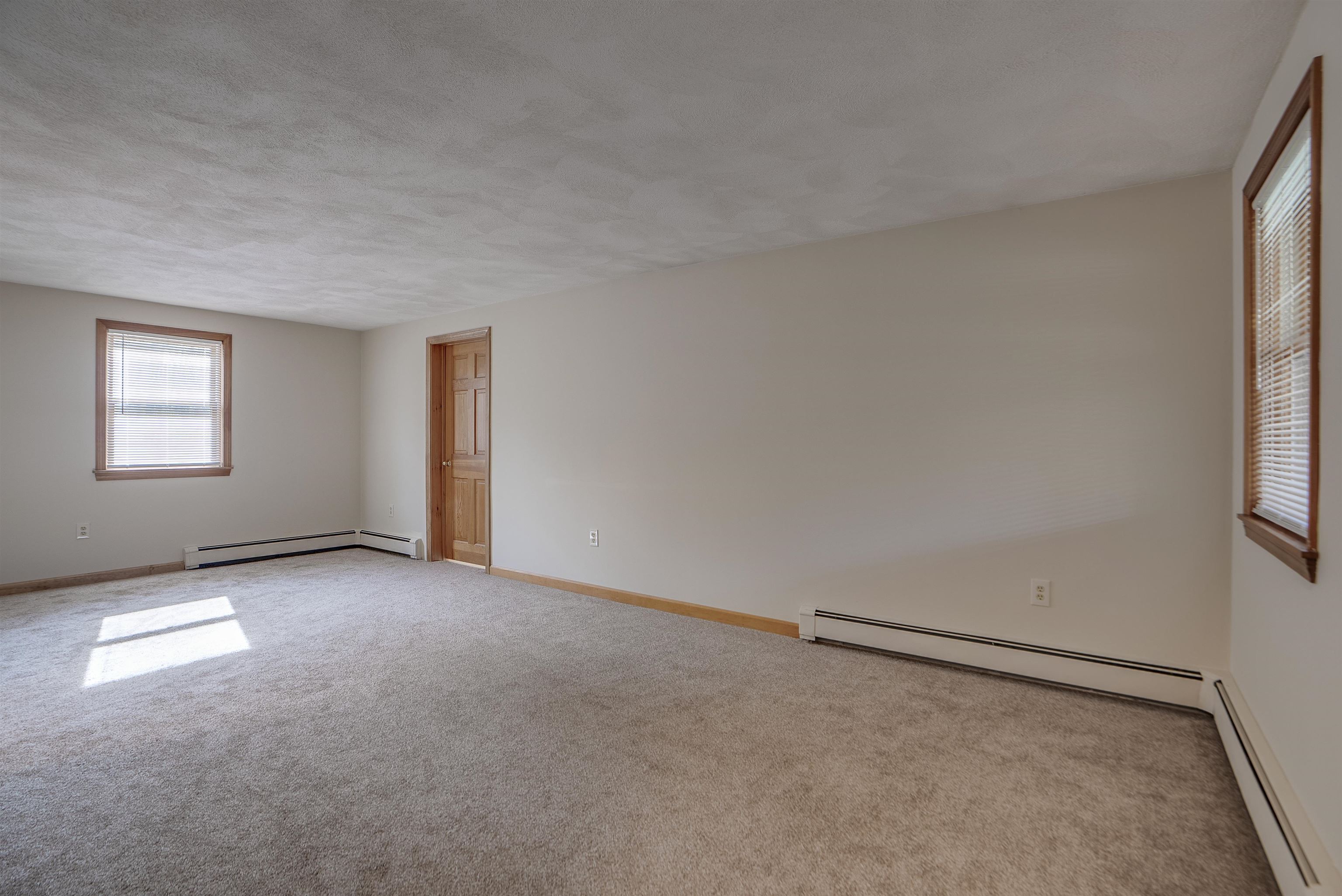 46 Castle Hill Road Pelham, NH 03076 - Photo 11 of 37
