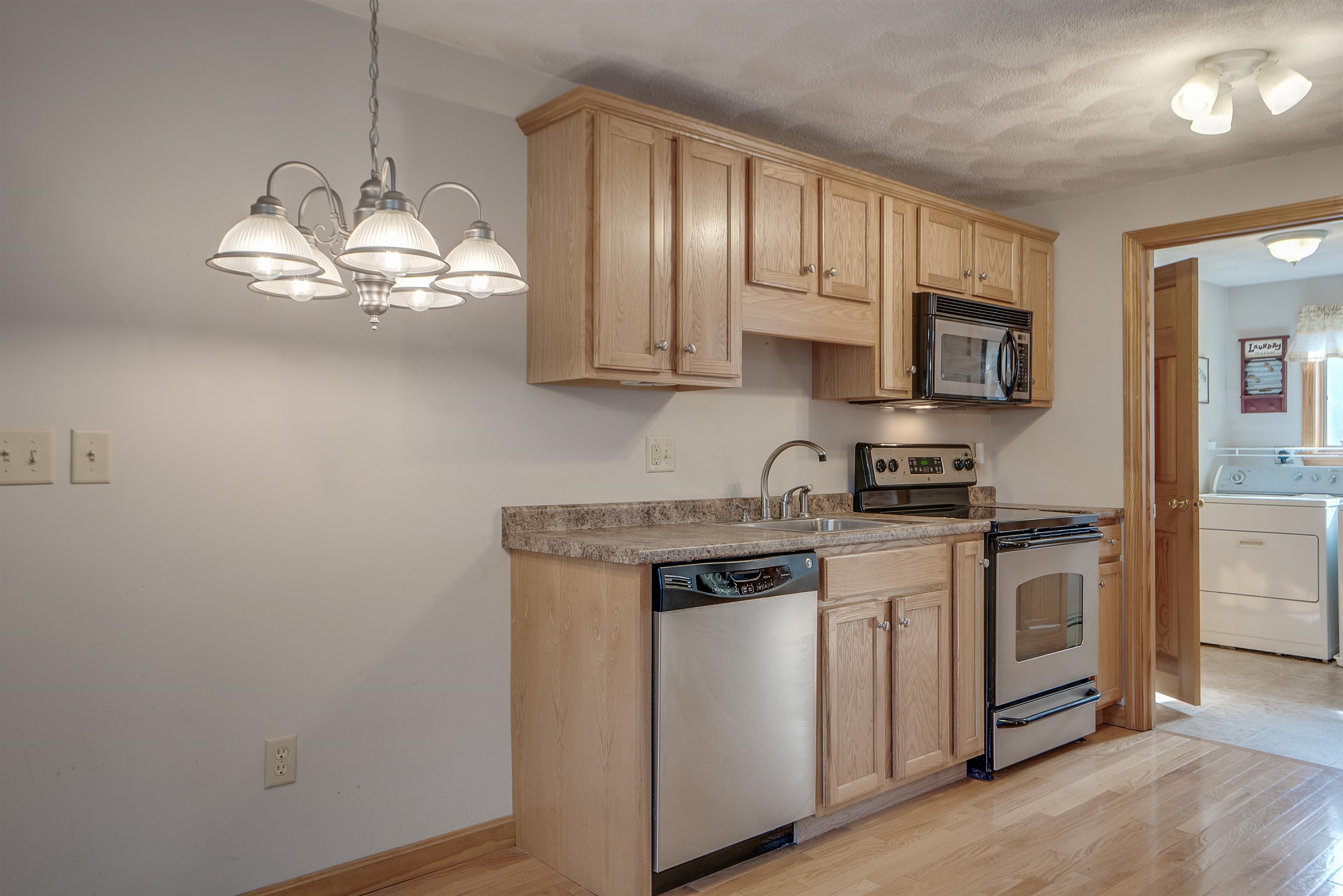 46 Castle Hill Road Pelham, NH 03076 - Photo 19 of 37