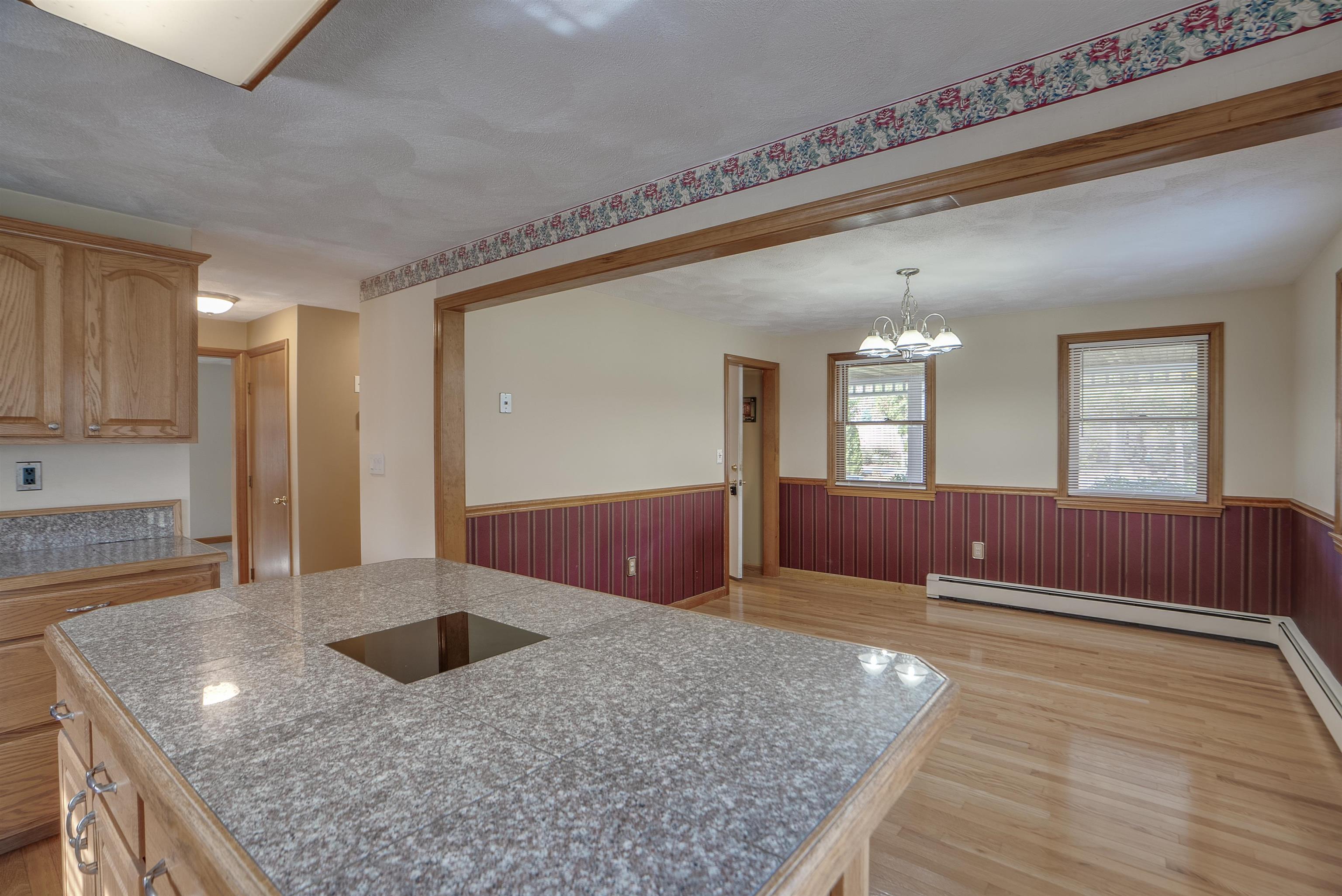 46 Castle Hill Road Pelham, NH 03076 - Photo 6 of 37