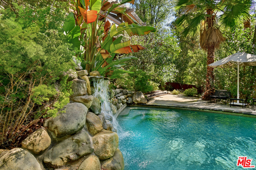 17269 Oak View Drive Encino, CA 91316 - Photo 42 of 45 Gallery Image 42