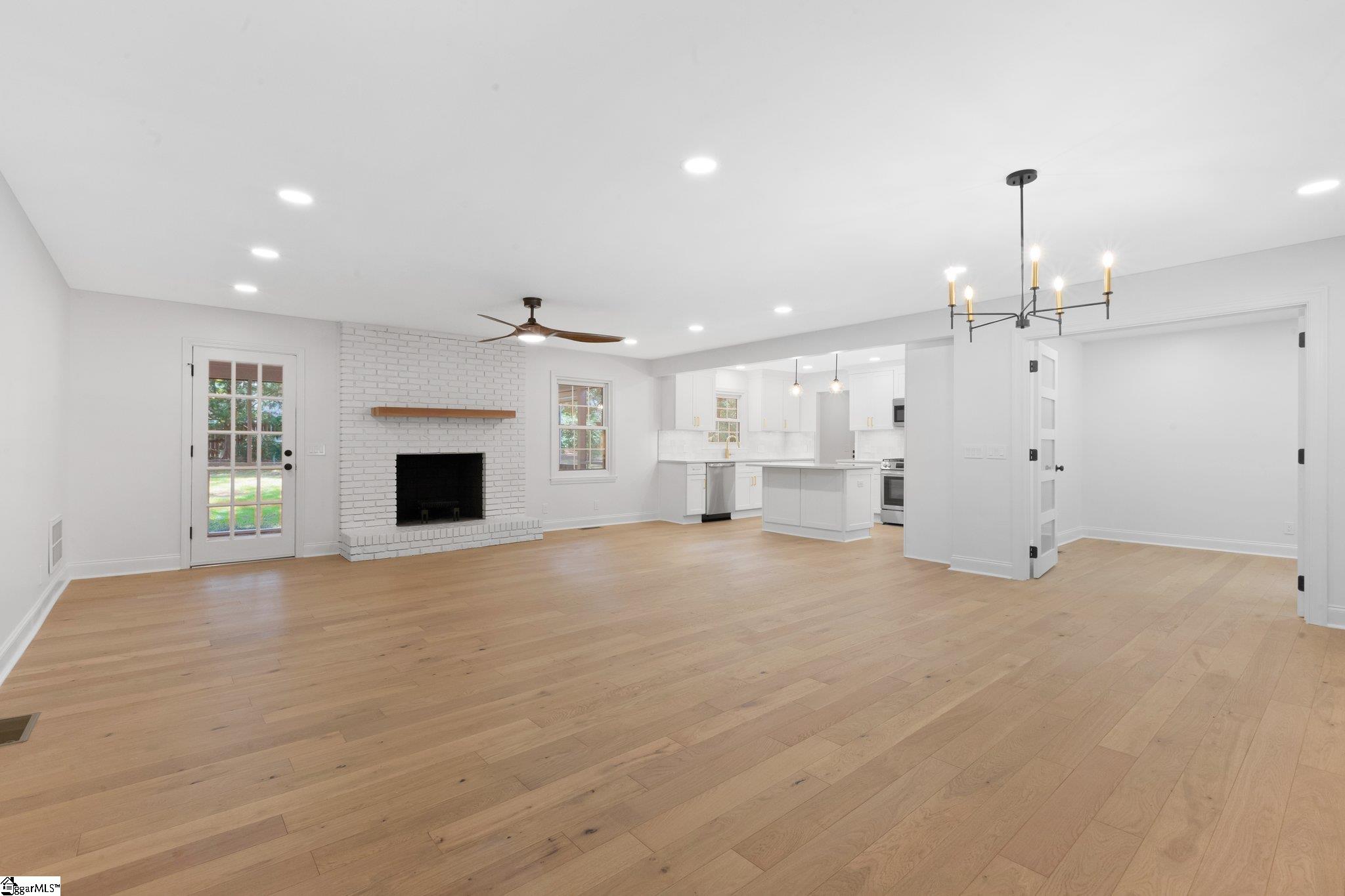 114 Old Hickory Point Greenville, SC 29607 - Photo 4 of 36