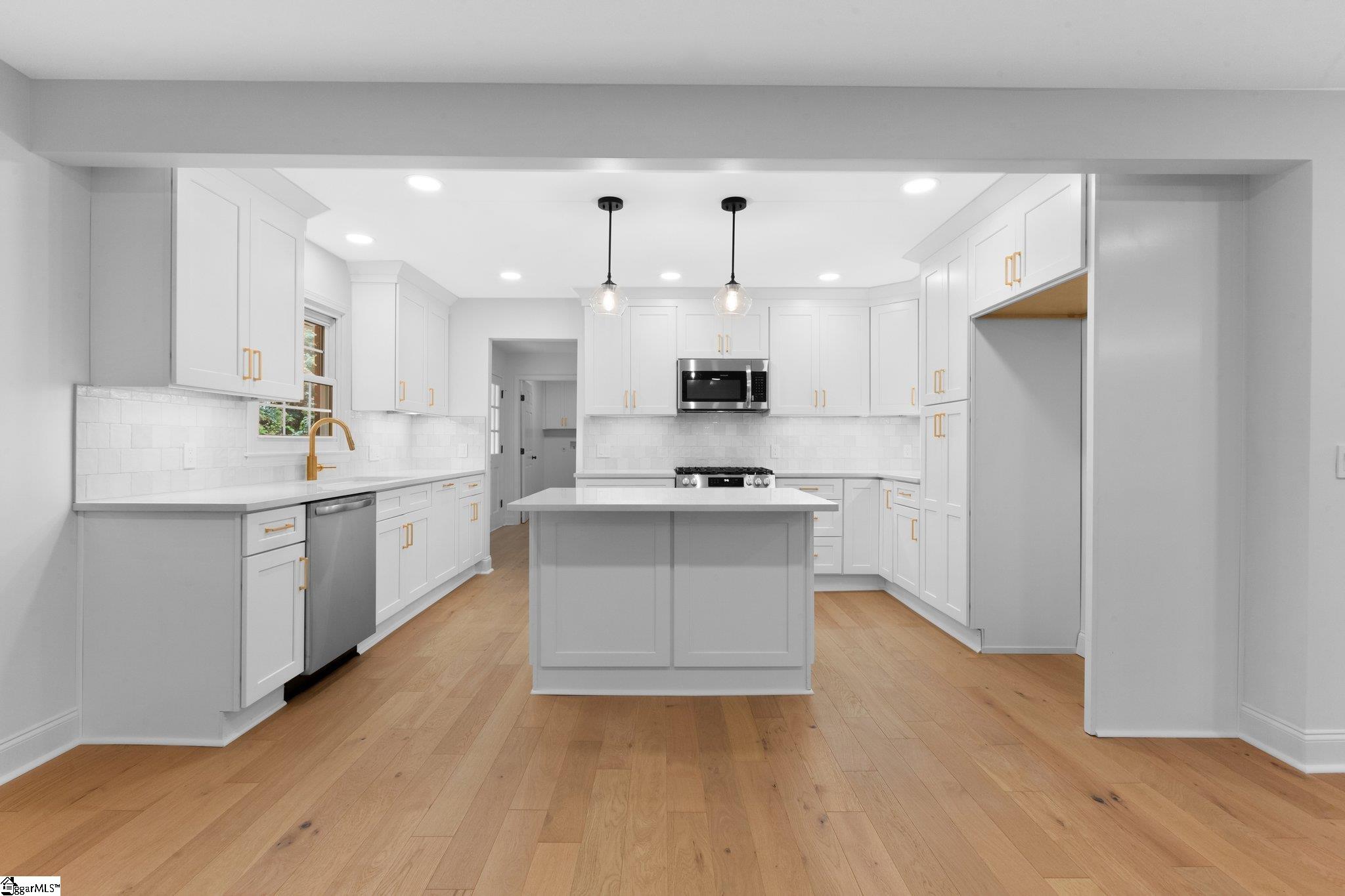 114 Old Hickory Point Greenville, SC 29607 - Photo 7 of 36