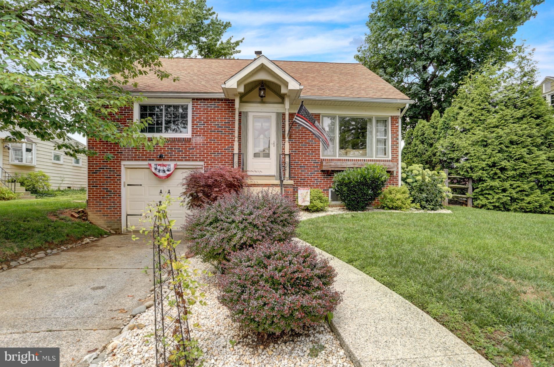 527 Harding Avenue Reading, PA 19607 - Photo 1 of 32