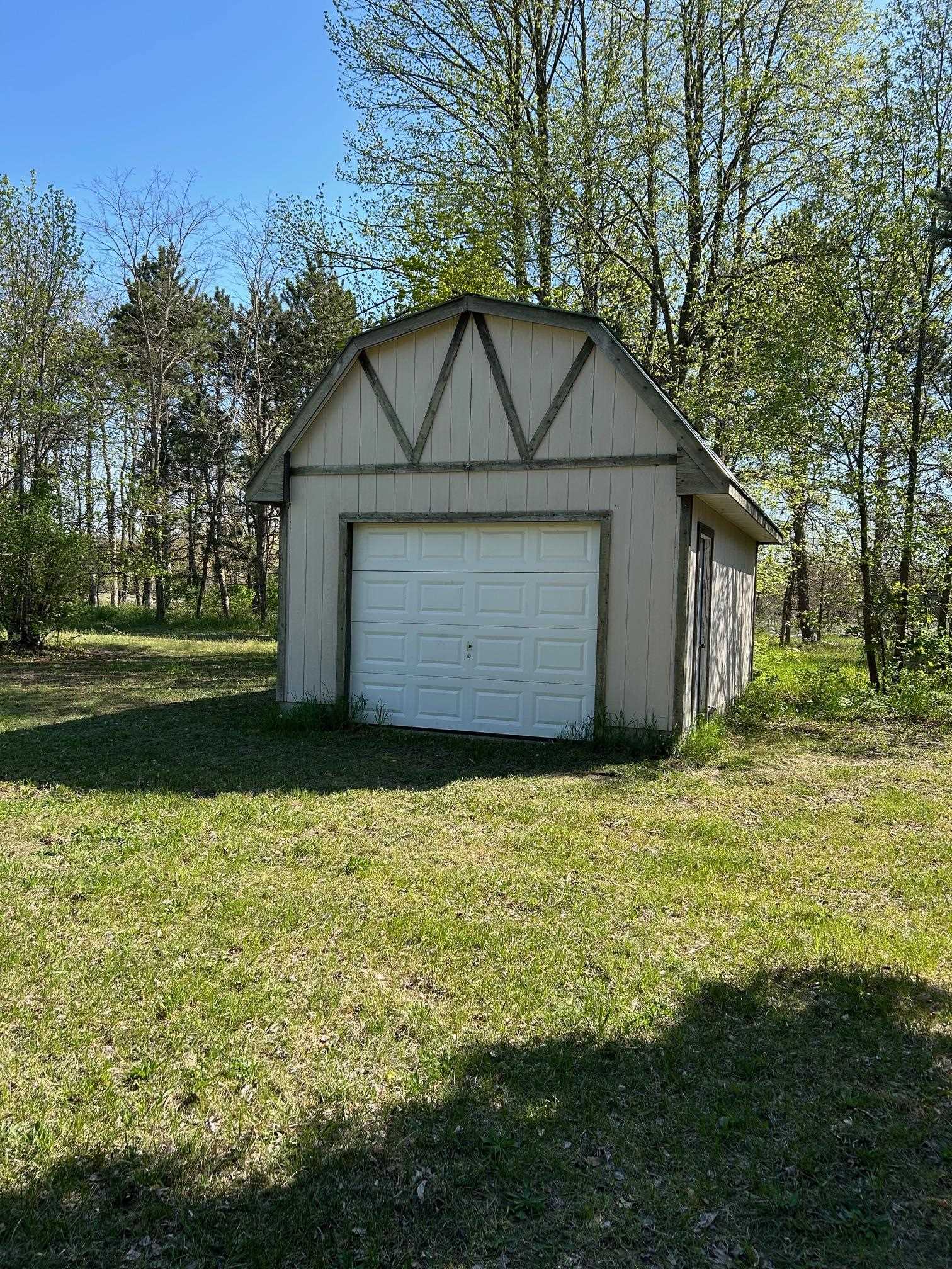 9111 Valley Road Northwest Rapid City, MI 49676 - Photo 20 of 24 1922202-89c3ea5b-e978-45be-b38b-f39abf1ad903.JPG