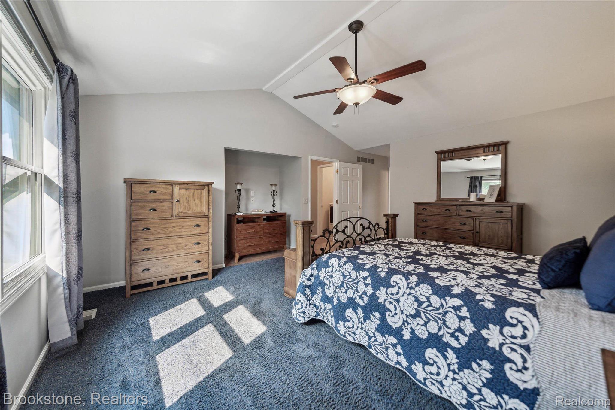 3944 Fieldview Road Lake Orion, MI 48360 - Photo 27 of 58 Gallery Image 27