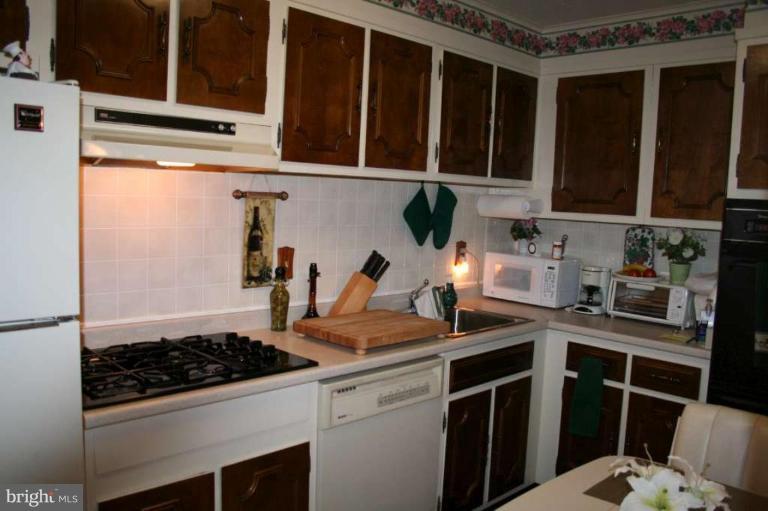 8249 Del Haven Road Dundalk, MD 21222 - Photo 3 of 9 Kitchen