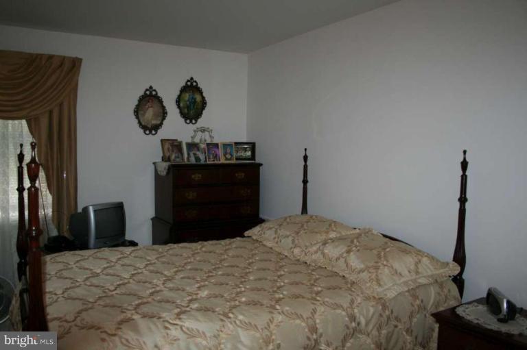 8249 Del Haven Road Dundalk, MD 21222 - Photo 6 of 9 Master Bedroom