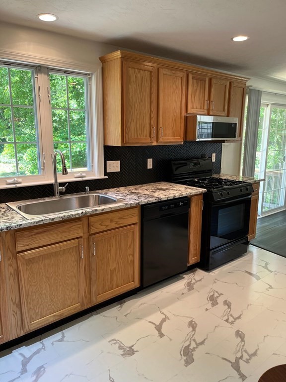 188 Barker Road Wareham, MA 02538 - Photo 5 of 23