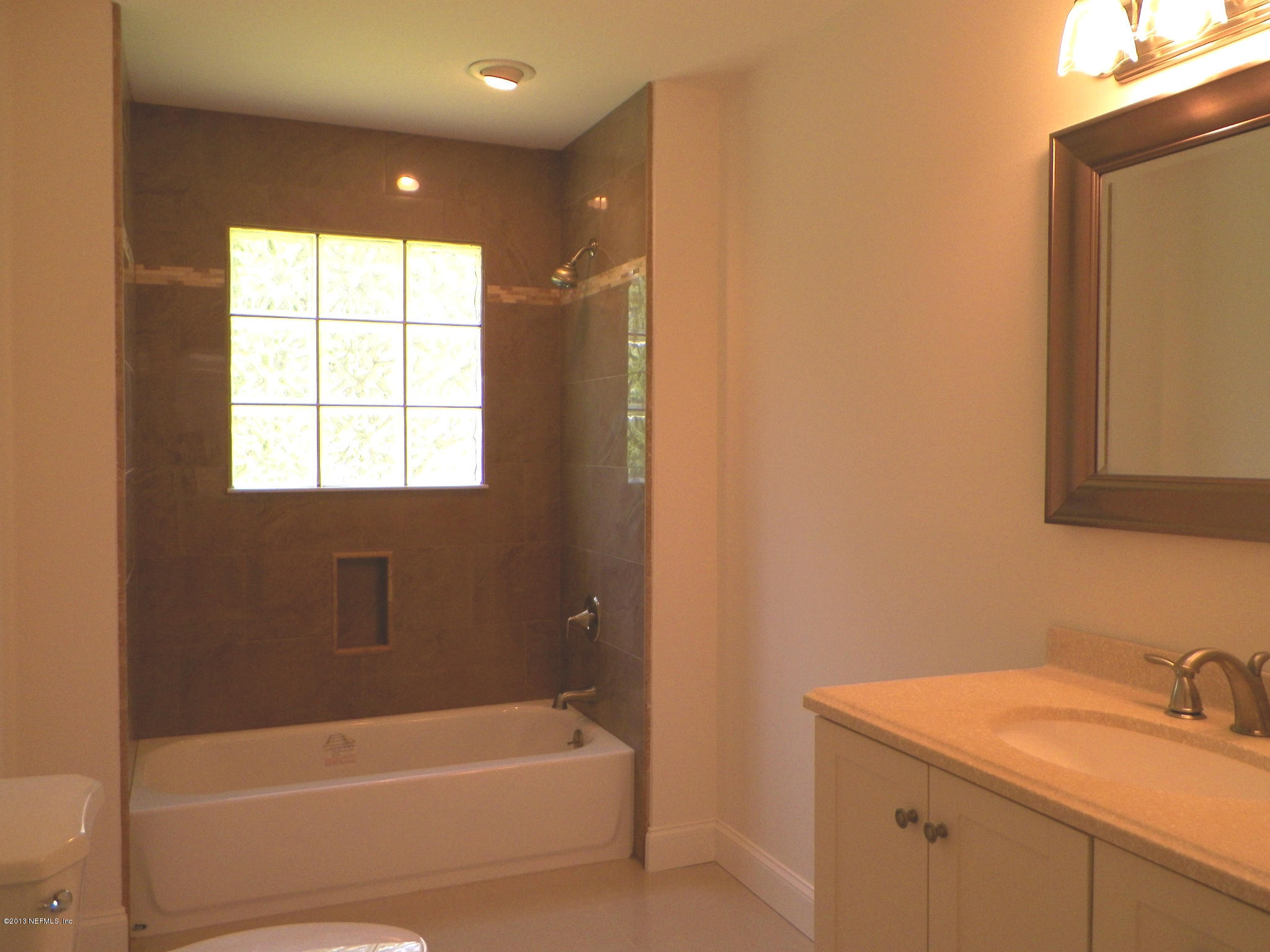 237 North Ridge Drive Fleming Island, FL 32003 - Photo 20 of 23 Upstairs bath